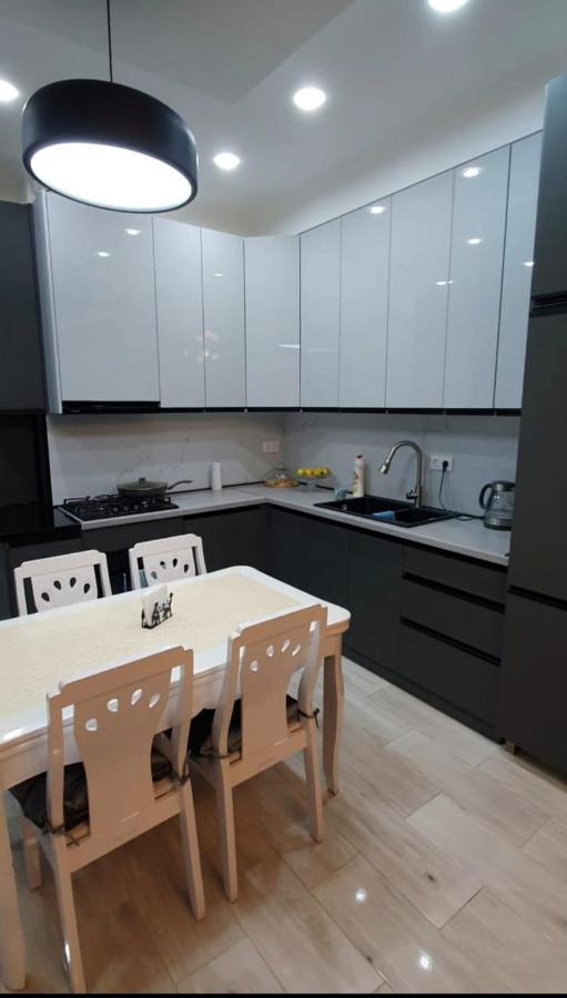 Fantaflat Old Tbilisi Apartment Bagian luar foto