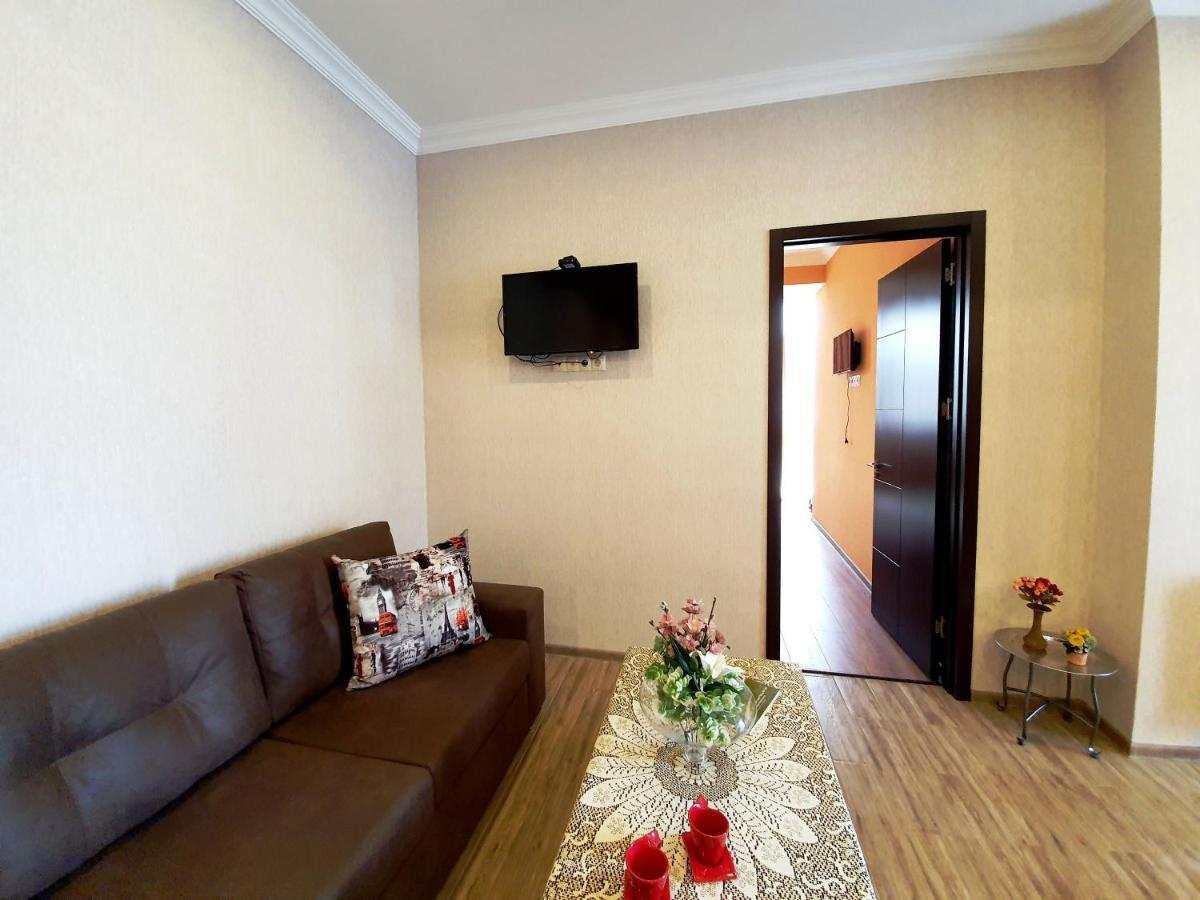Fantaflat Old Tbilisi Apartment Bagian luar foto