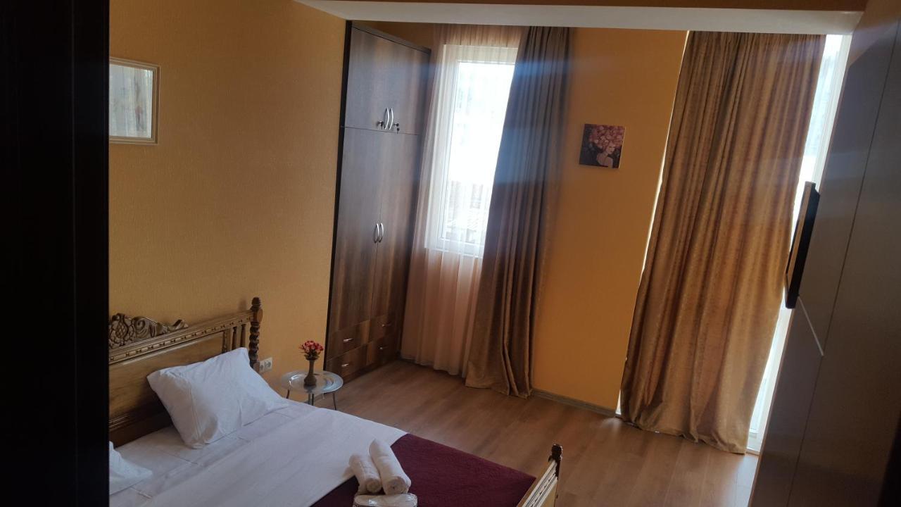 Fantaflat Old Tbilisi Apartment Bagian luar foto