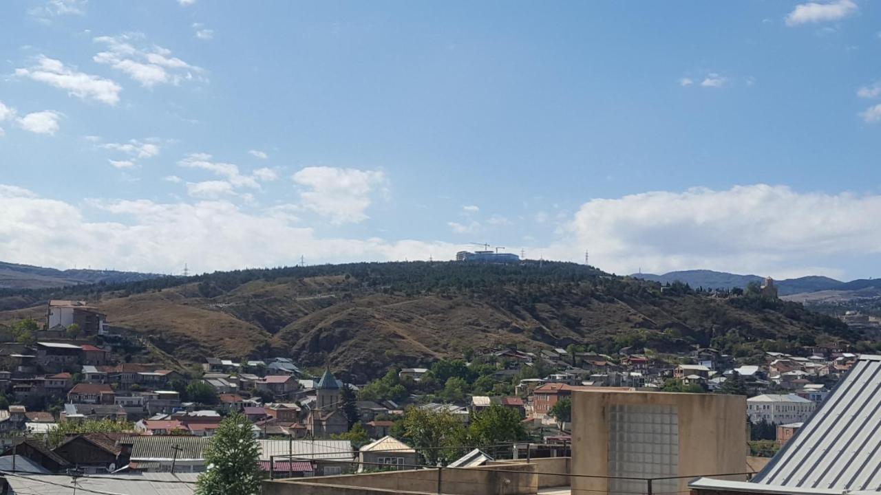 Fantaflat Old Tbilisi Apartment Bagian luar foto