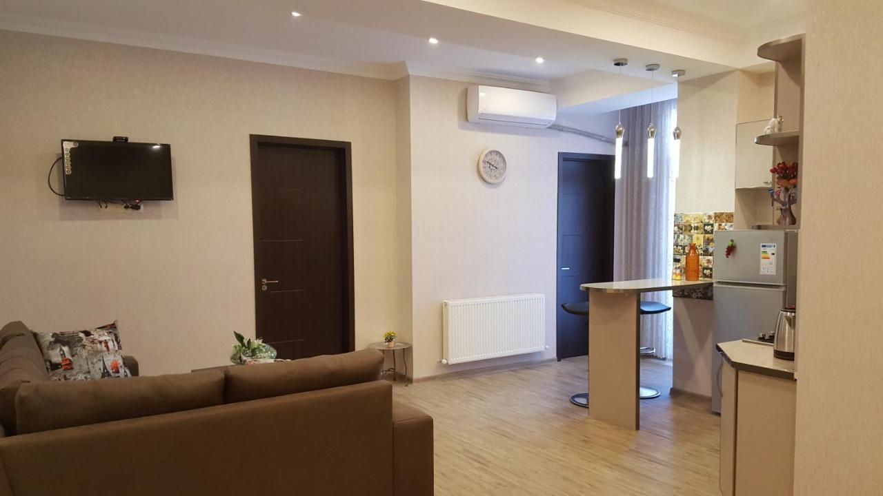 Fantaflat Old Tbilisi Apartment Bagian luar foto