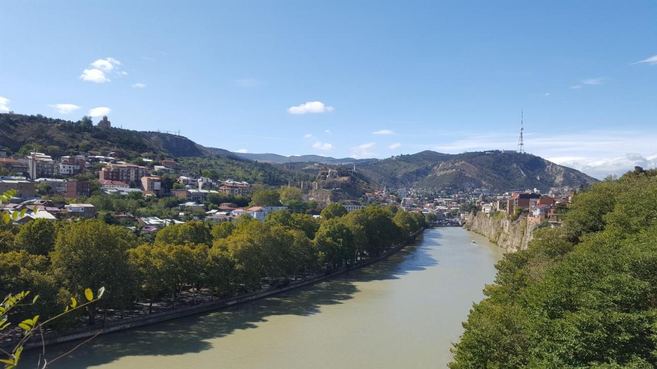 Fantaflat Old Tbilisi Apartment Bagian luar foto