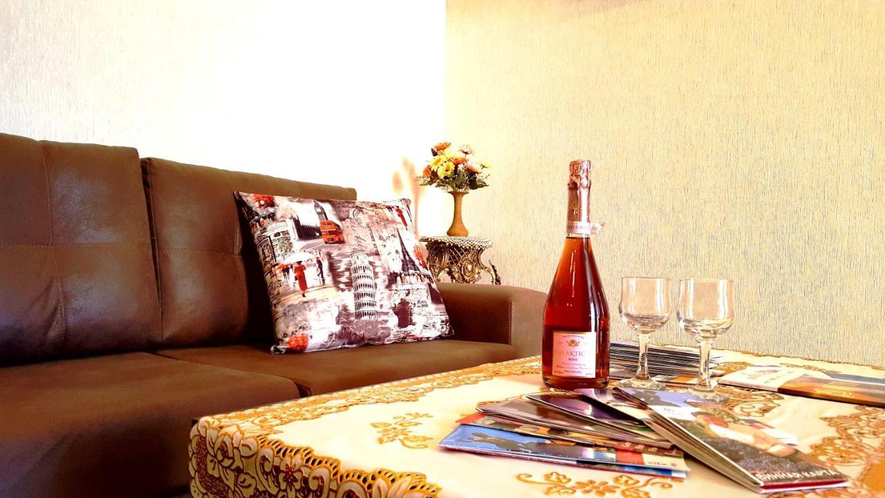 Fantaflat Old Tbilisi Apartment Bagian luar foto