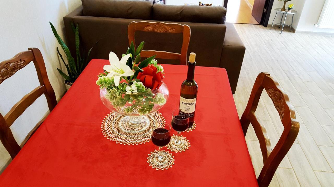 Fantaflat Old Tbilisi Apartment Bagian luar foto