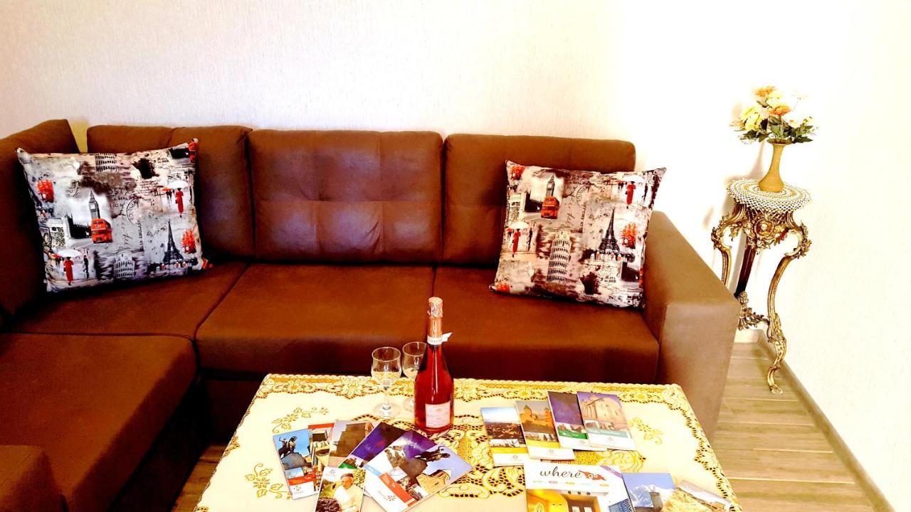 Fantaflat Old Tbilisi Apartment Bagian luar foto